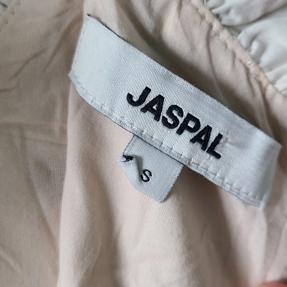 Jaspal Ruffle Collar Dog Dress - Picture 5 of 5